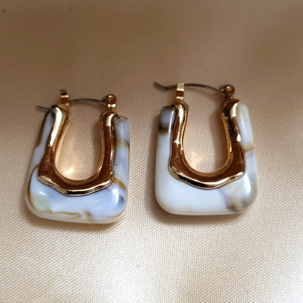 Elegant Gold and White Earrings
